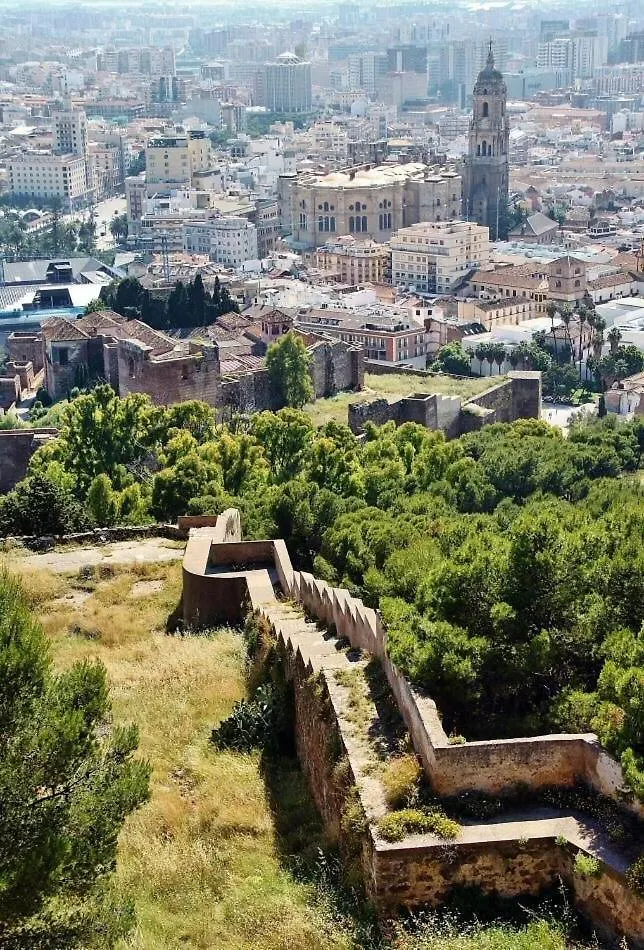 Apartamento La Bella Escondida Piscina Campo De Golf Solarium Y Parking En Centro Historico Málaga