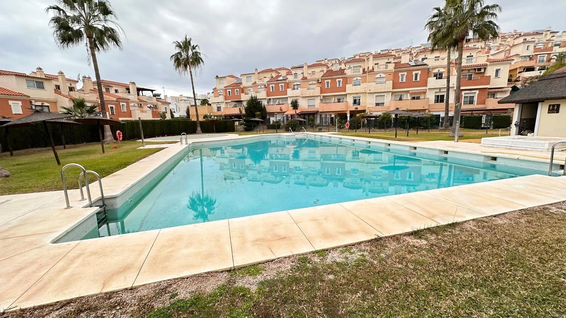 Apartamento La Bella Escondida Piscina Campo De Golf Solarium Y Parking En Centro Historico Málaga España