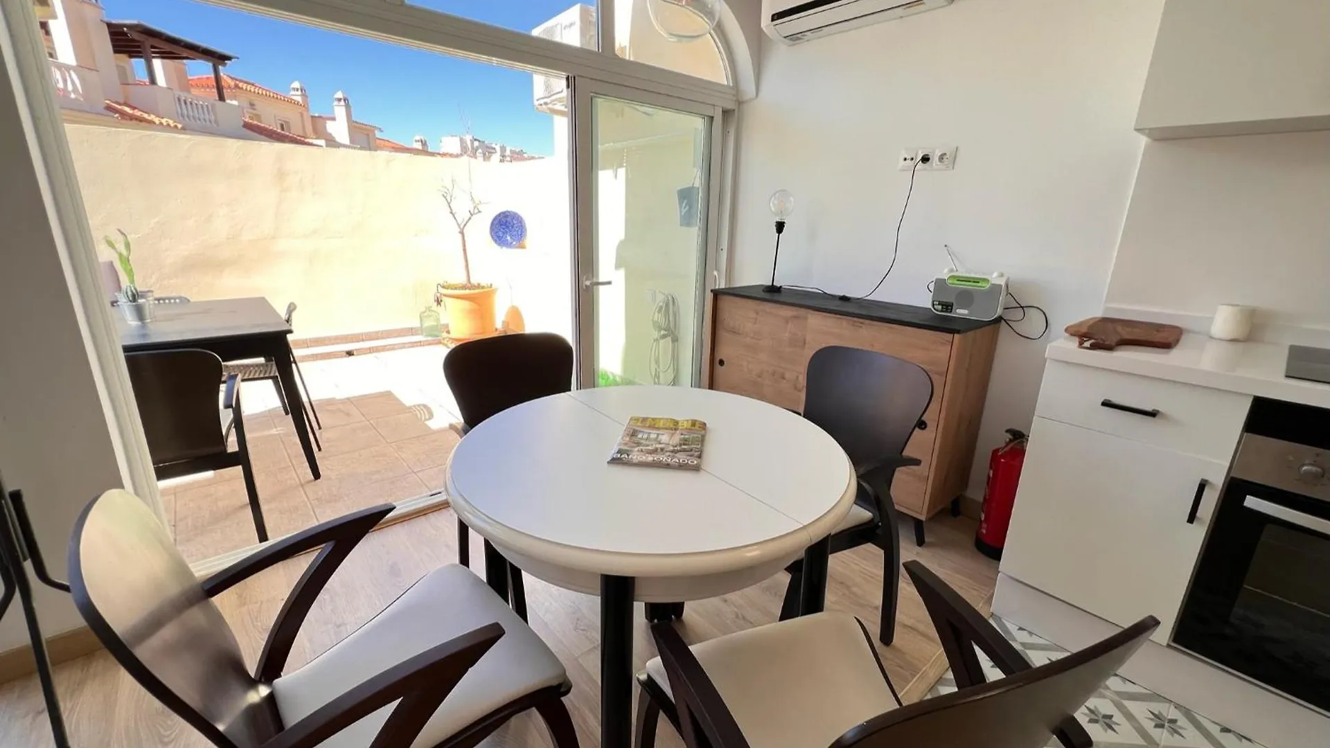 Apartamento La Bella Escondida Piscina Campo De Golf Solarium Y Parking En Centro Historico Málaga