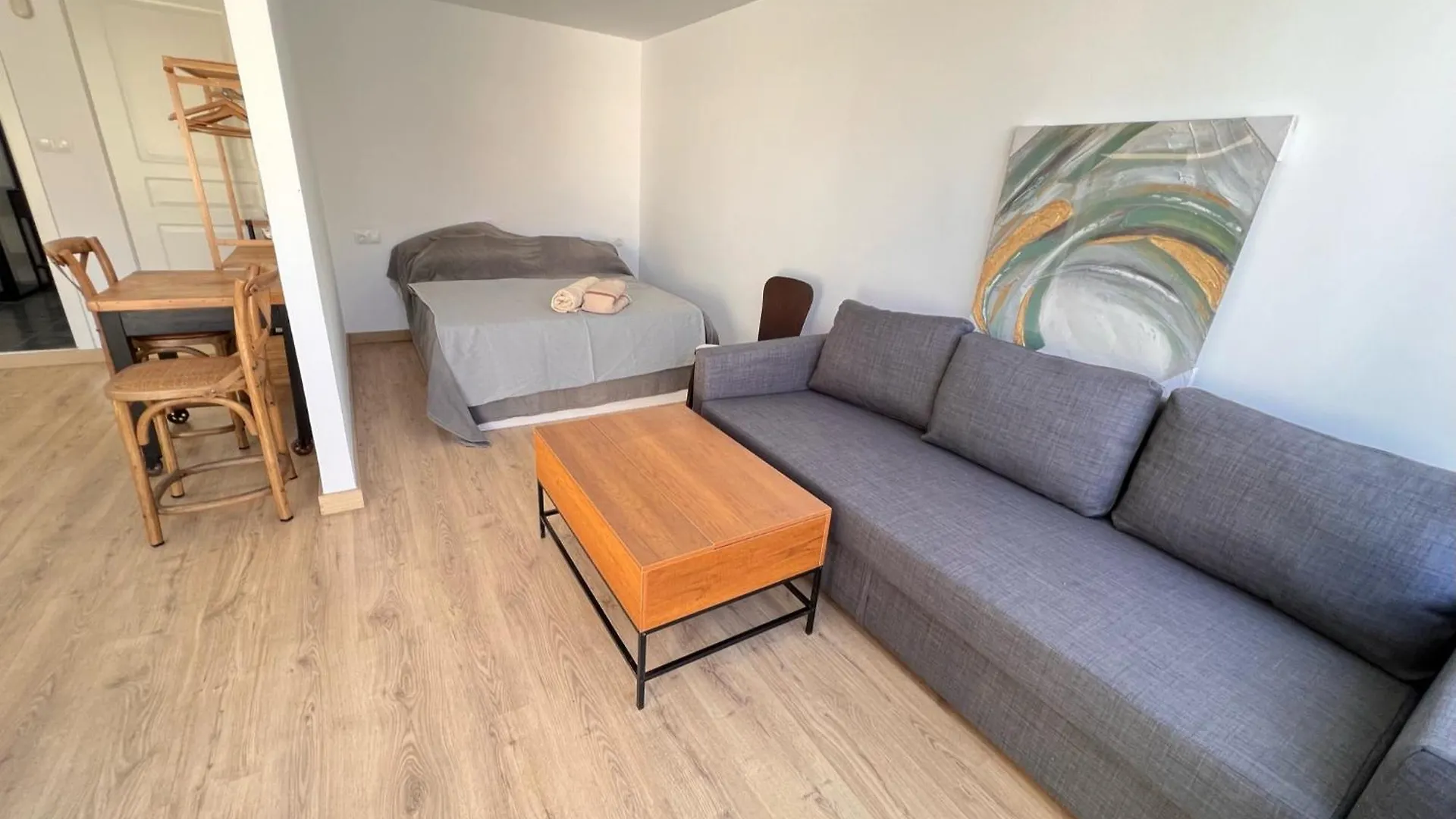 Apartamento La Bella Escondida Piscina Campo De Golf Solarium Y Parking En Centro Historico Málaga